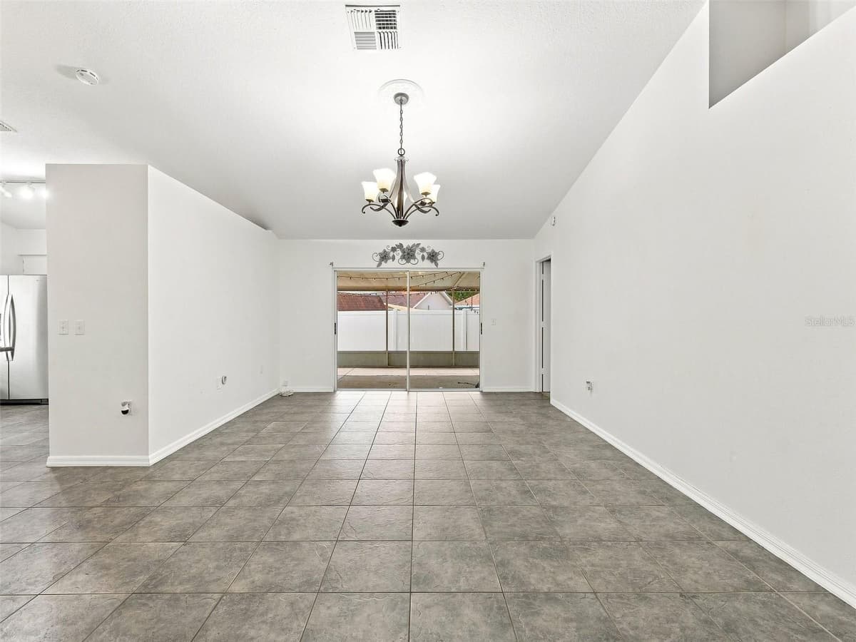 1018 PEACHWOOD DRIVE — photo 6 of 41