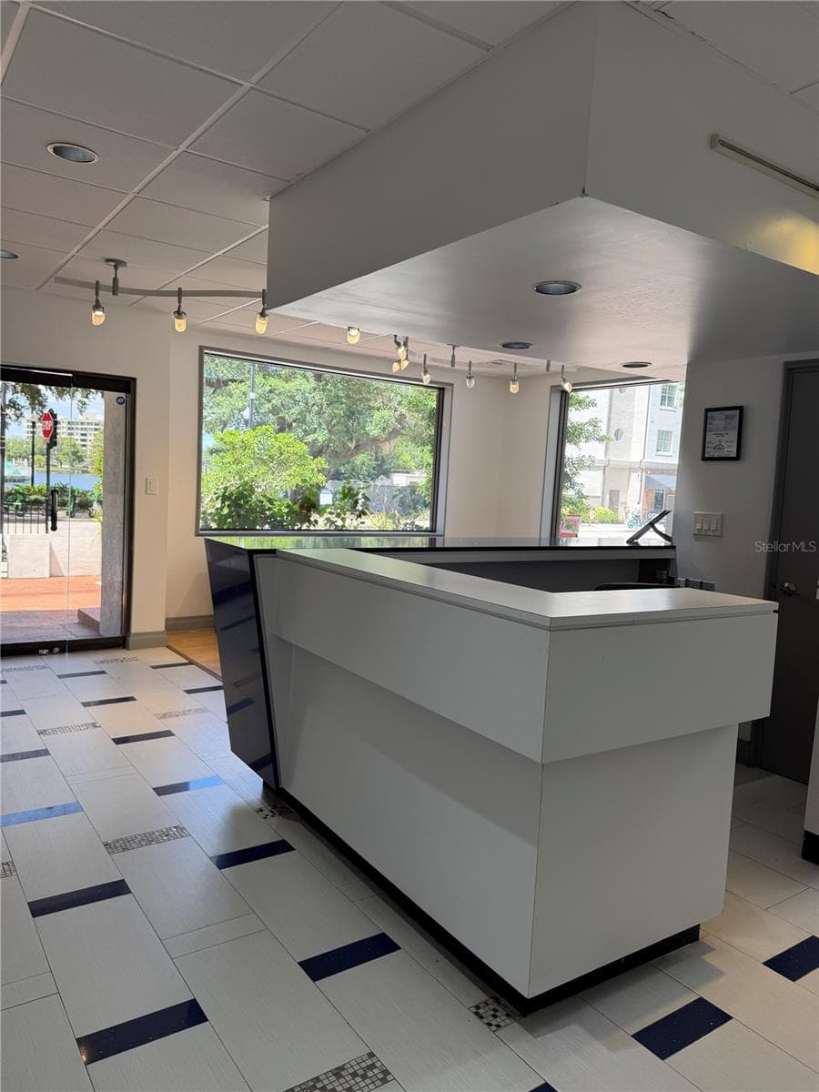 330 CENTRAL BOULEVARD — photo 10 of 33