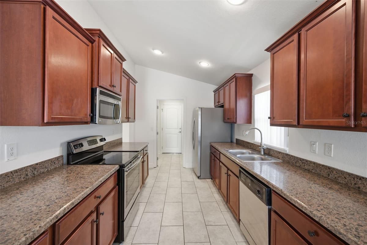 14310 EDINBURGH MOOR DRIVE — photo 7 of 41