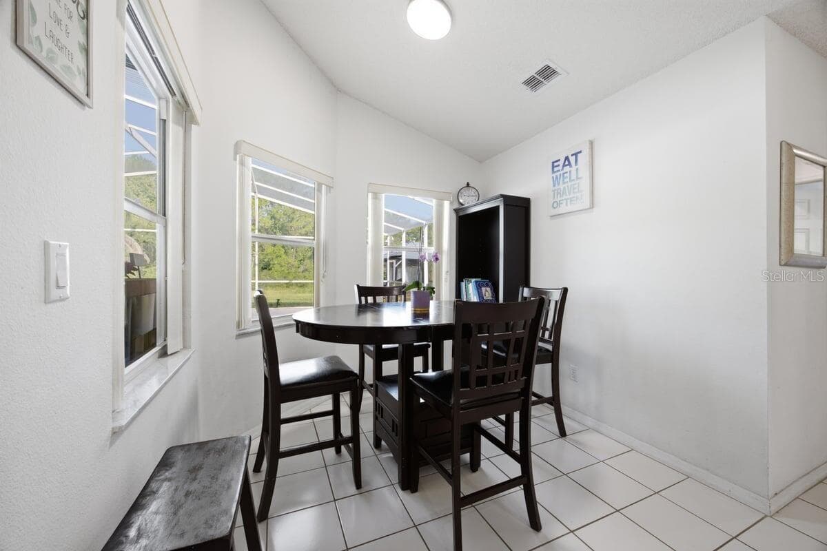 566 MONTANA AVENUE — photo 9 of 27