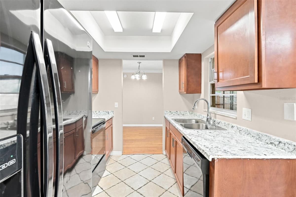 4027 WOODSONG DRIVE — photo 11 of 39