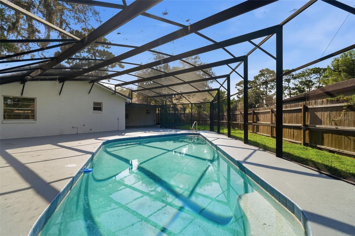 4027 WOODSONG DRIVE — photo 33 of 39