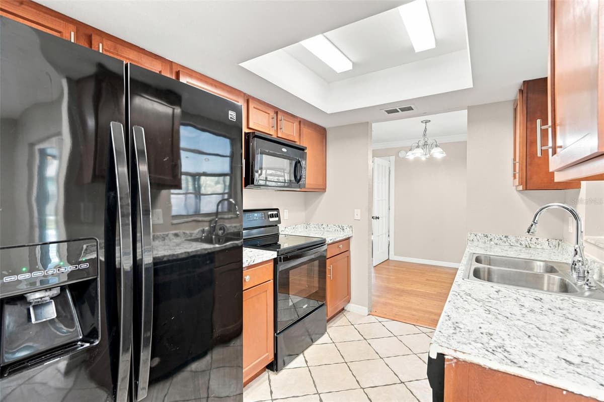 4027 WOODSONG DRIVE — photo 13 of 39