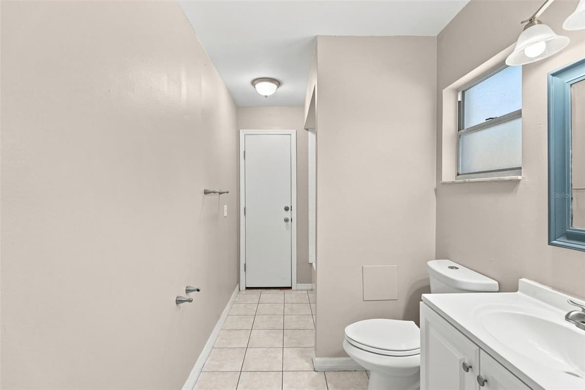 4027 WOODSONG DRIVE — photo 28 of 39