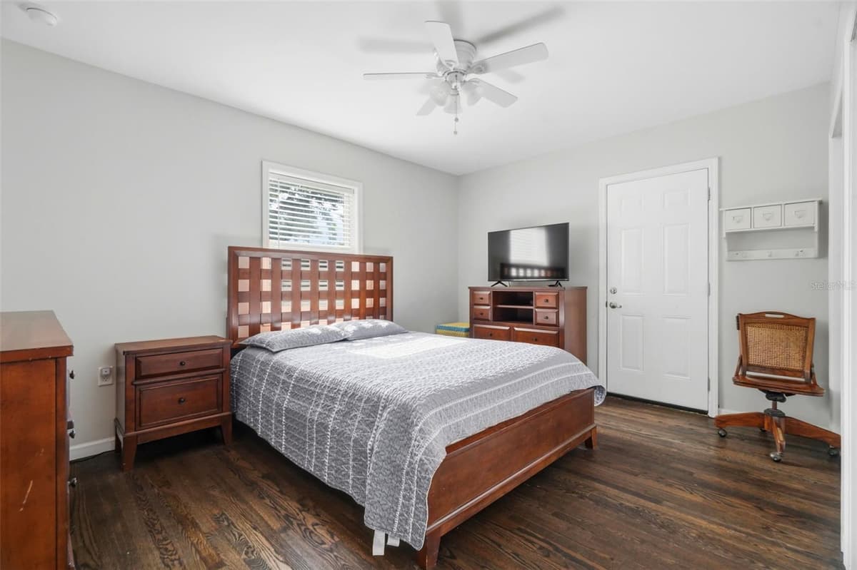1410 EDGEWOOD DRIVE — photo 11 of 32