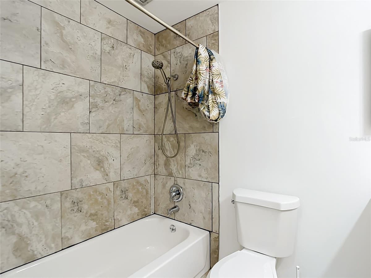 2330 BEACON DRIVE — photo 21 of 44