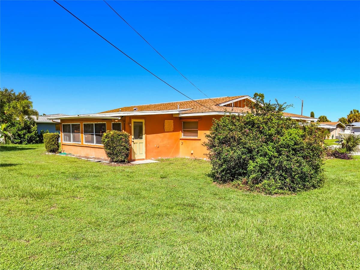 2330 BEACON DRIVE — photo 38 of 44