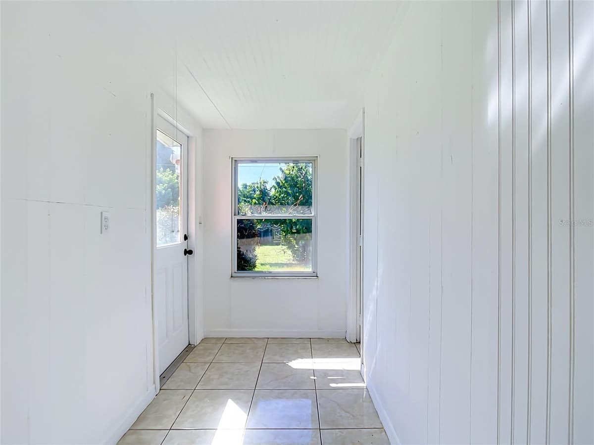 2330 BEACON DRIVE — photo 32 of 44