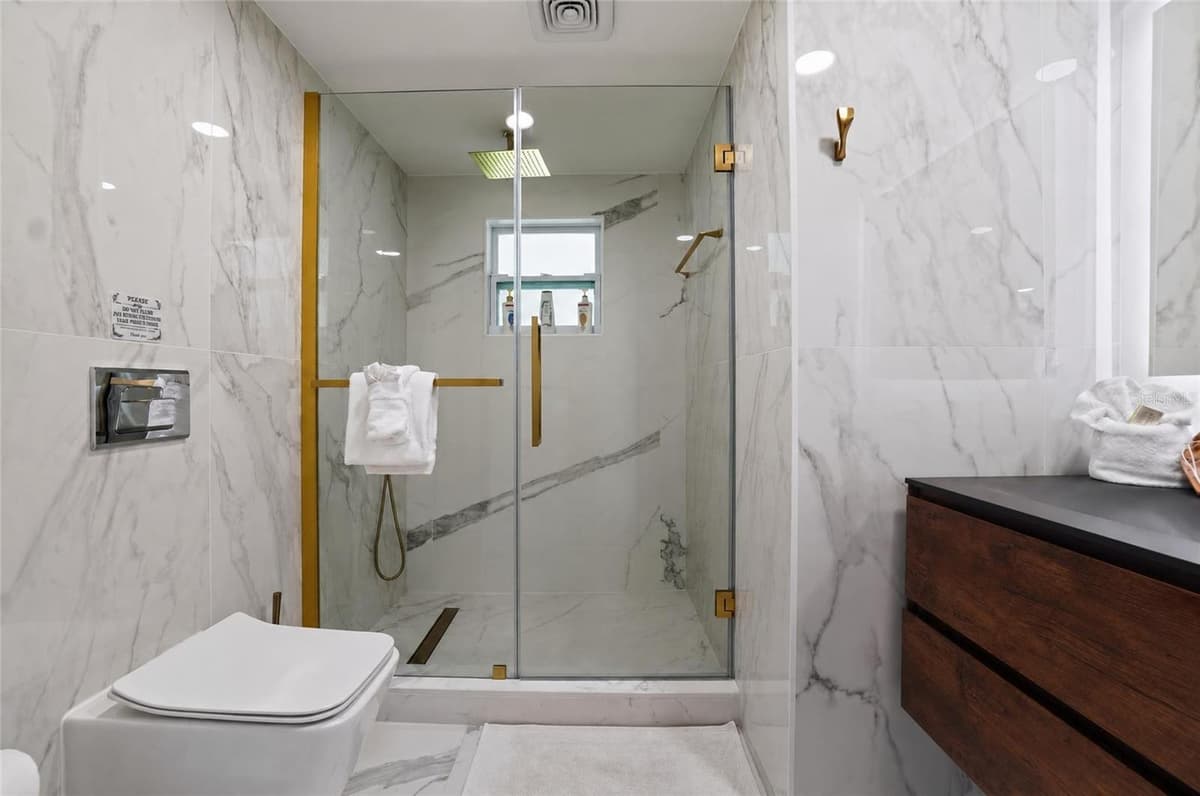 985 LIBERTY STREET — photo 37 of 57