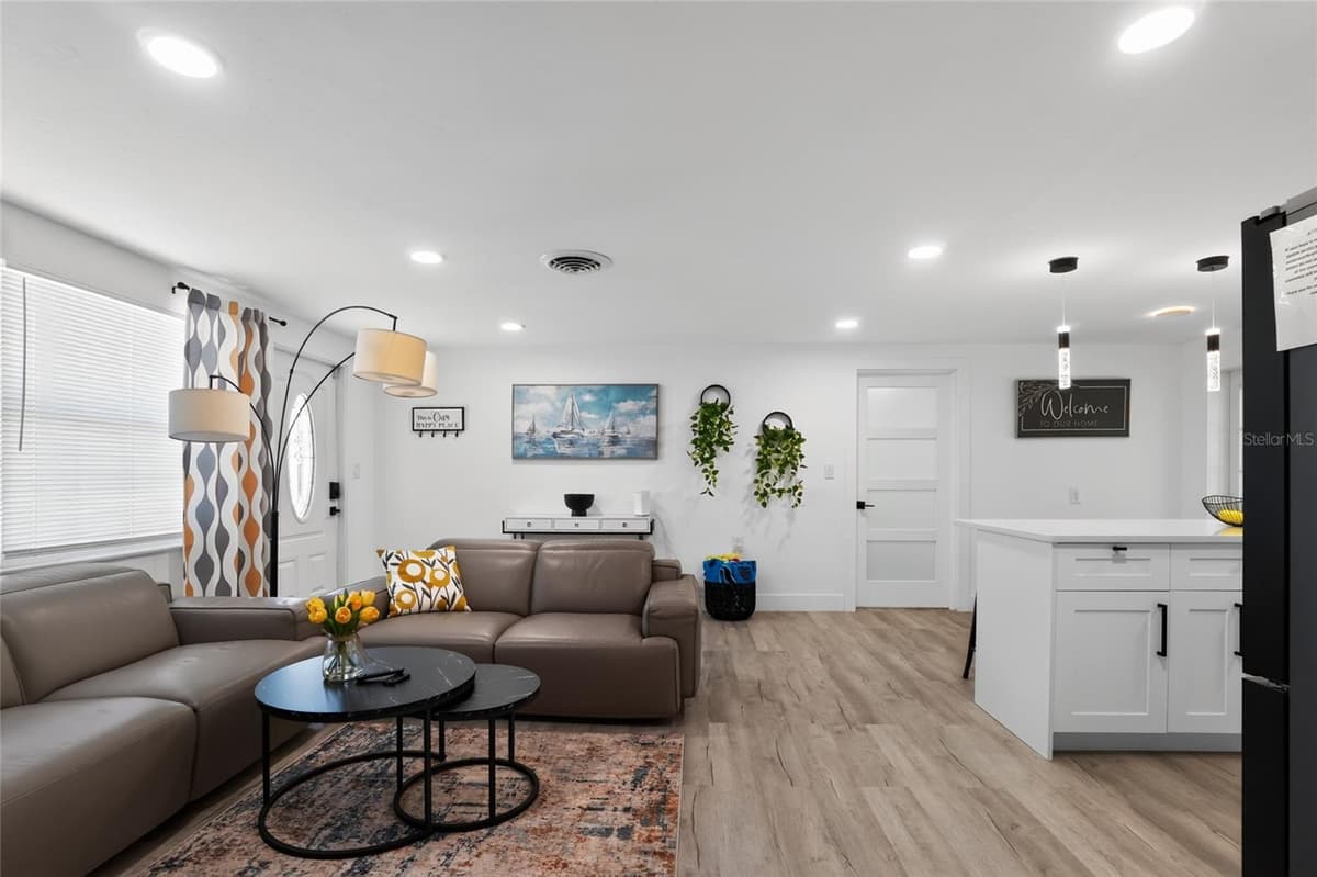 985 LIBERTY STREET — photo 9 of 57