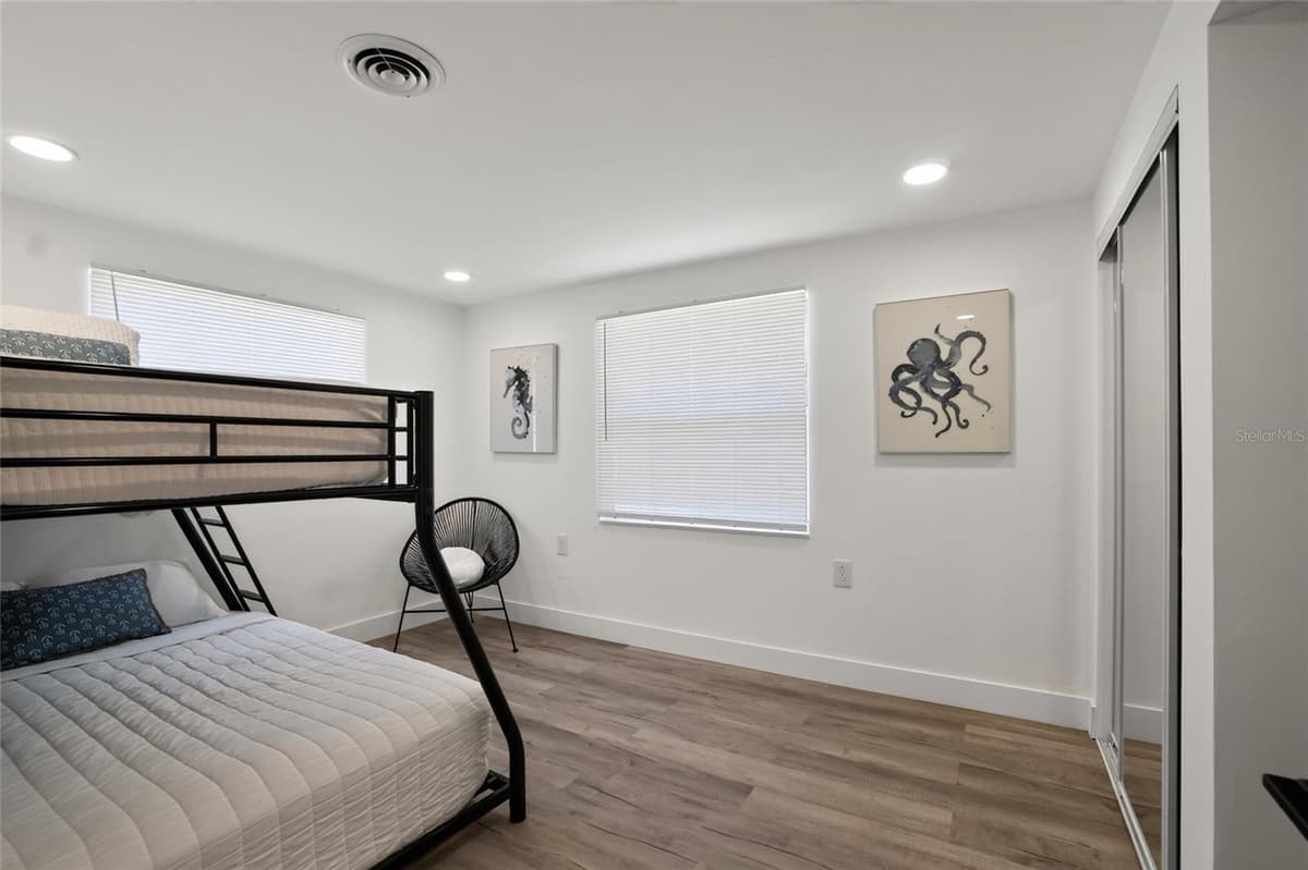 985 LIBERTY STREET — photo 28 of 57