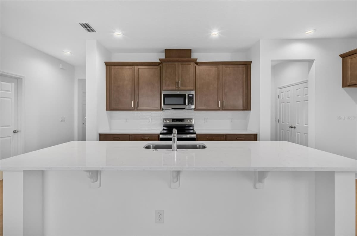 7501 CATANIA LOOP — photo 10 of 59