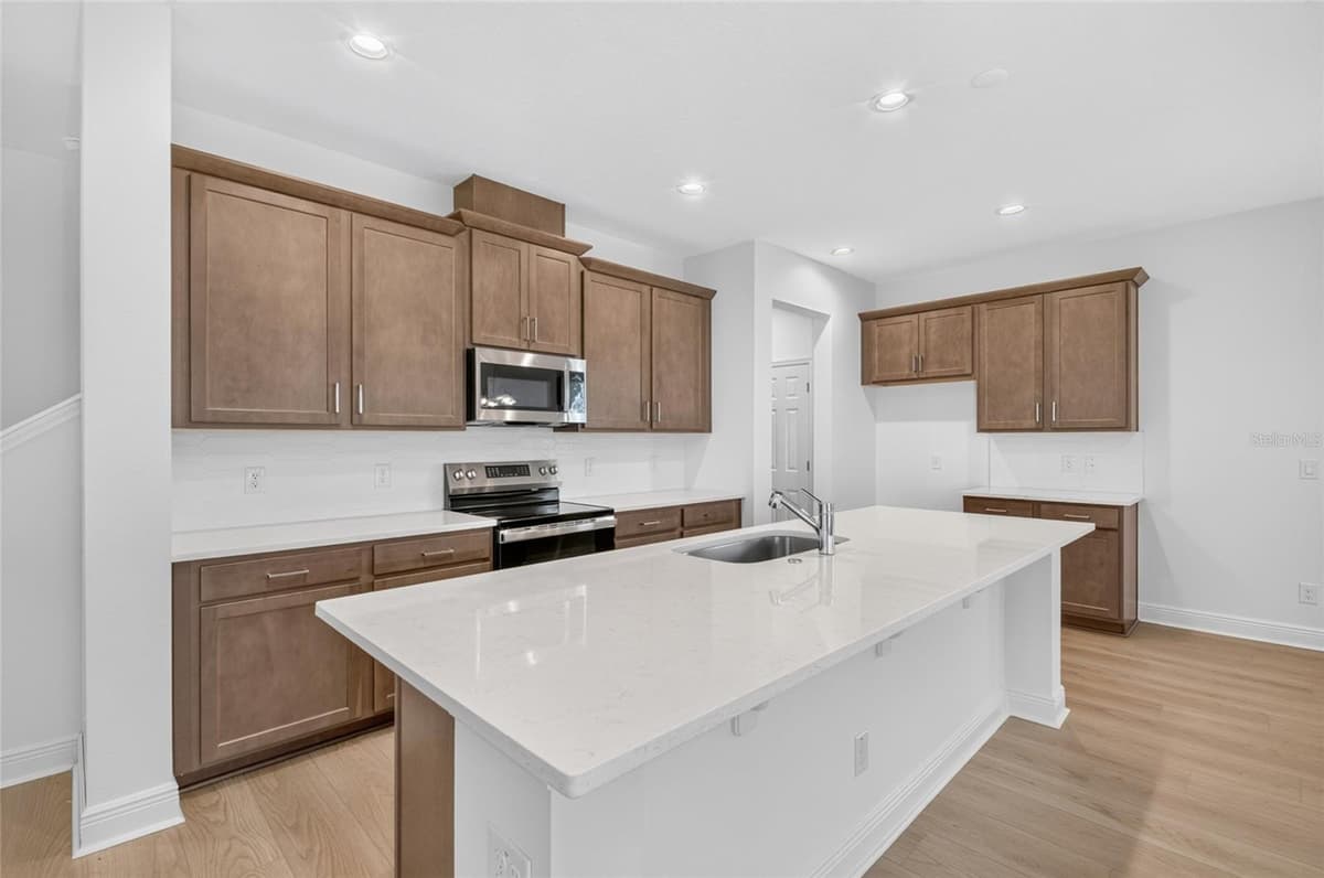 7501 CATANIA LOOP — photo 9 of 59