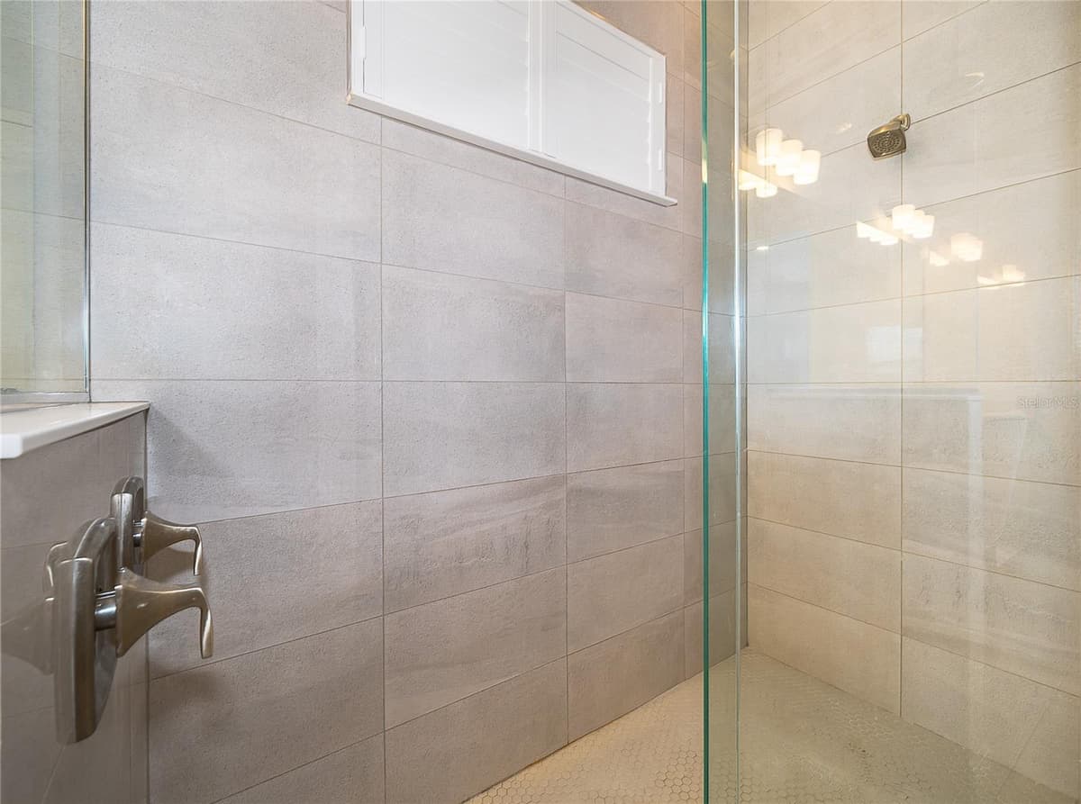 16012 VOLTERRA POINT — photo 33 of 63