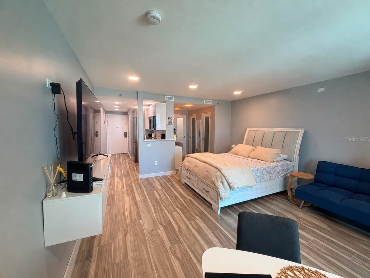 6165 AVE. ISLA VERDE — photo 4 of 13