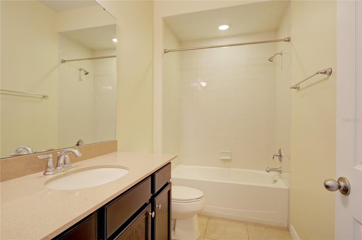 5066 DOVE TREE STREET — photo 17 of 32