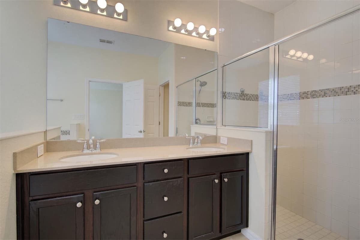 5066 DOVE TREE STREET — photo 13 of 32