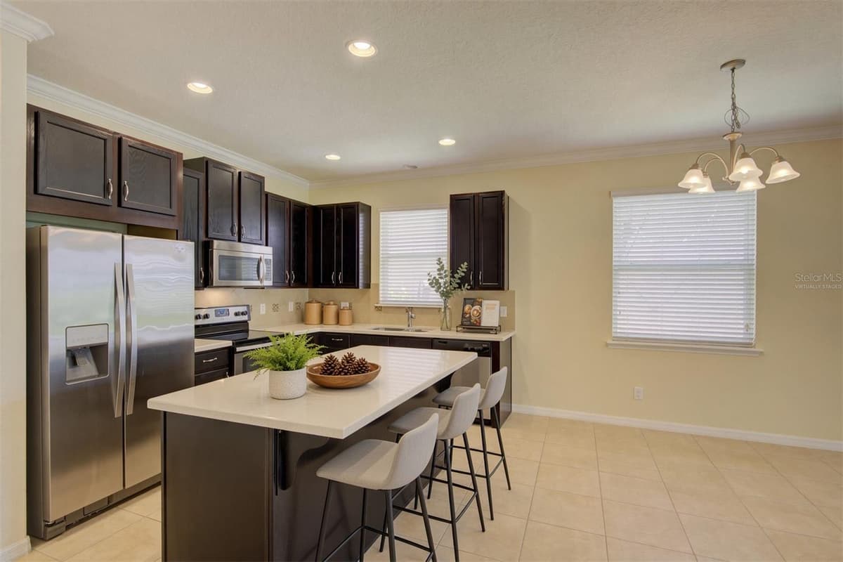 5066 DOVE TREE STREET — photo 5 of 32