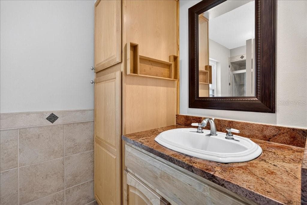 12 WESTFALLS LANE — photo 36 of 52