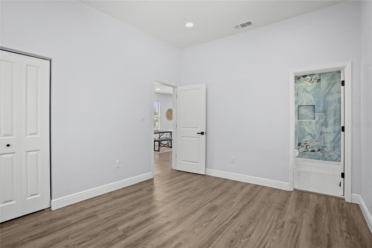 2517 PALMETTO STREET — photo 4 of 18