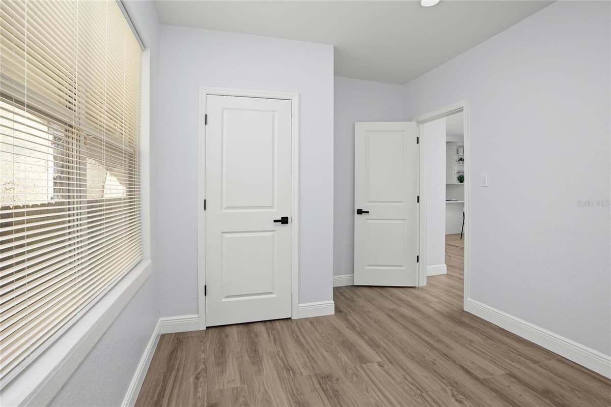 2517 PALMETTO STREET — photo 7 of 18