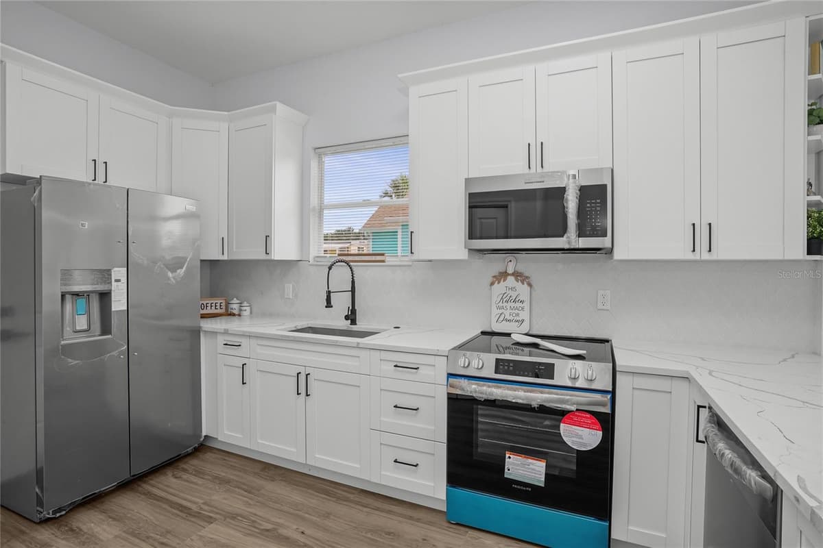 2517 PALMETTO STREET — photo 12 of 18