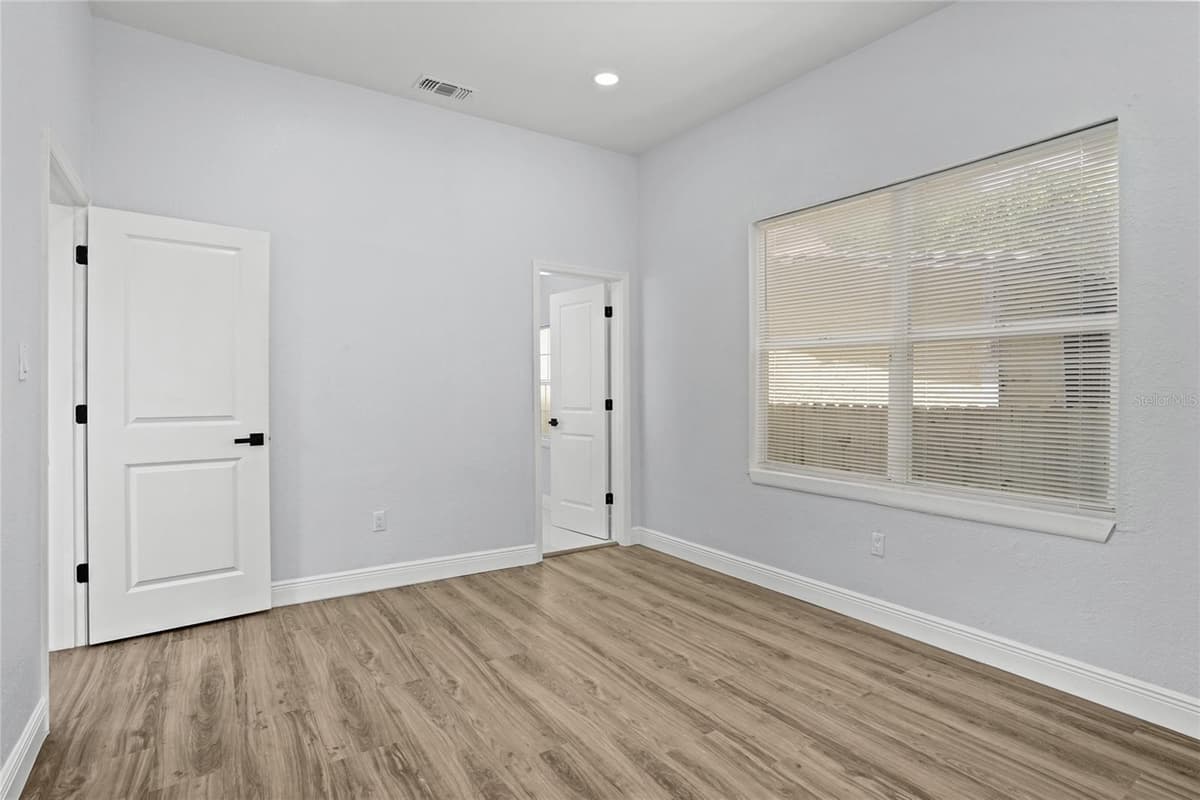 2517 PALMETTO STREET — photo 5 of 18