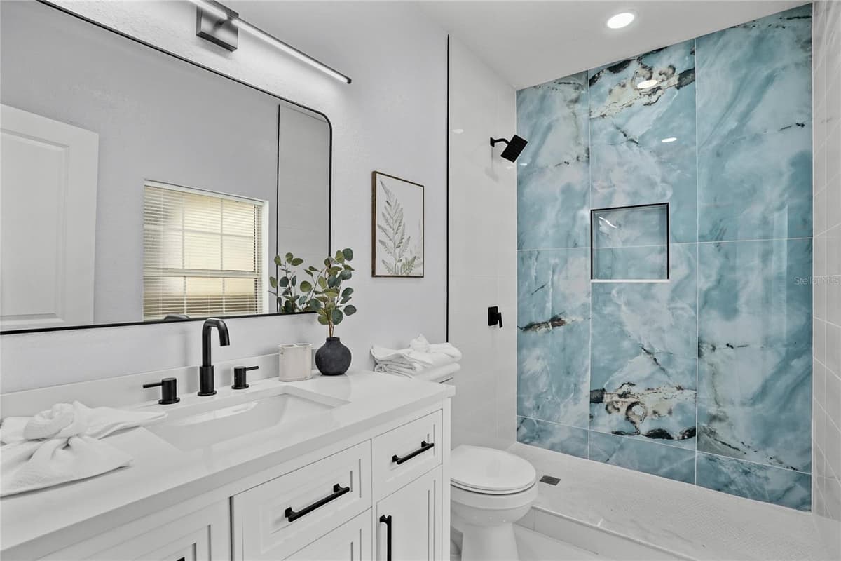 2517 PALMETTO STREET — photo 6 of 18