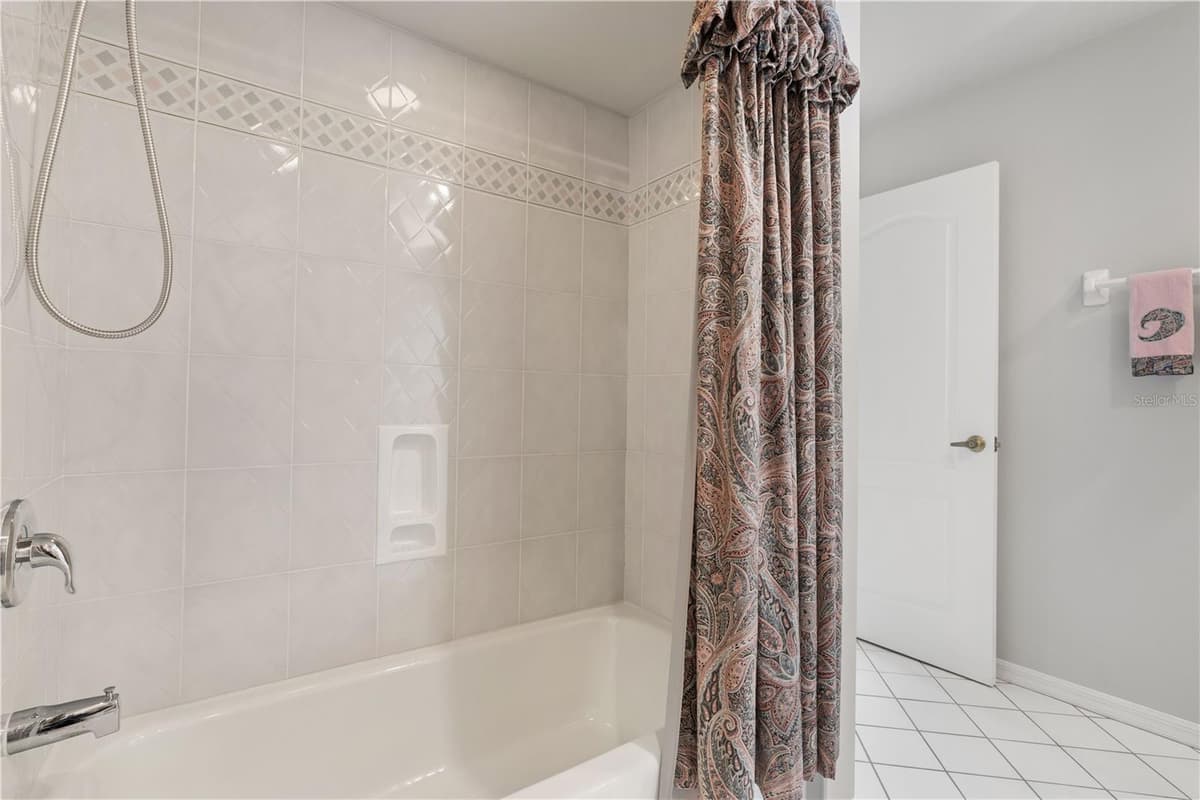 1723 SUZI STREET — photo 34 of 50