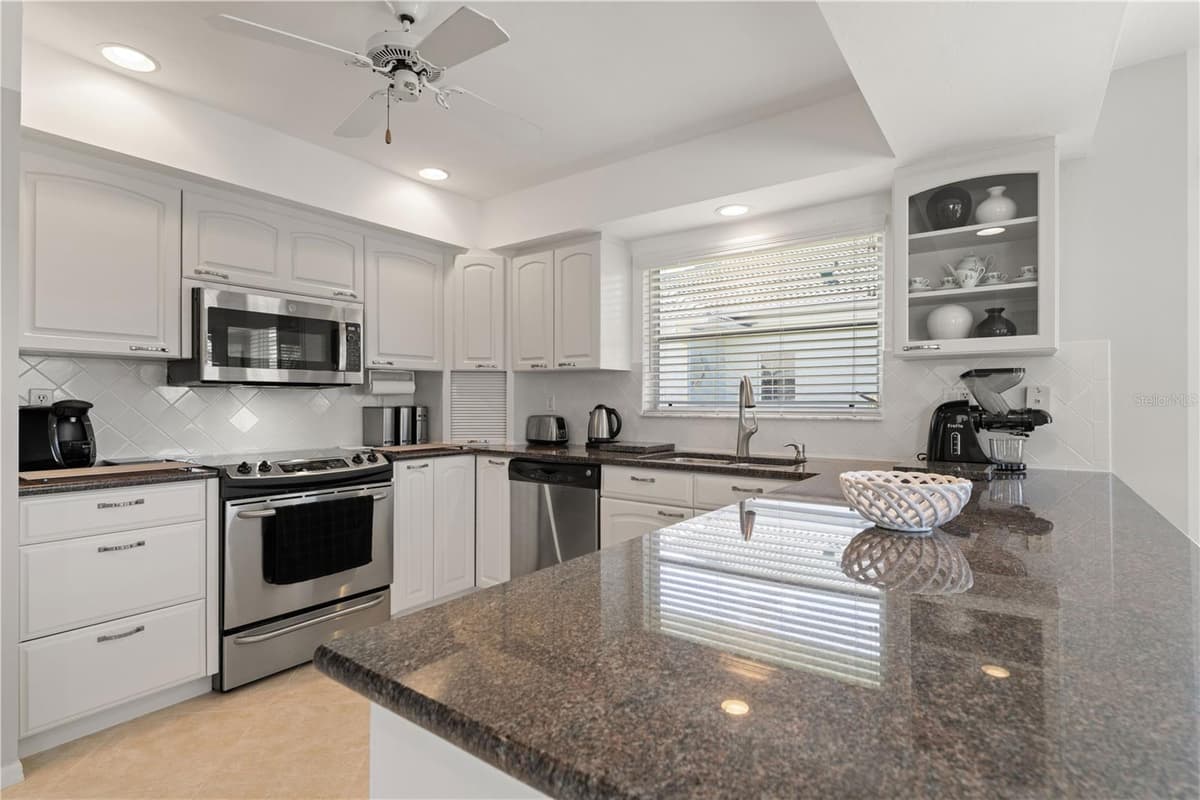 1723 SUZI STREET — photo 7 of 50