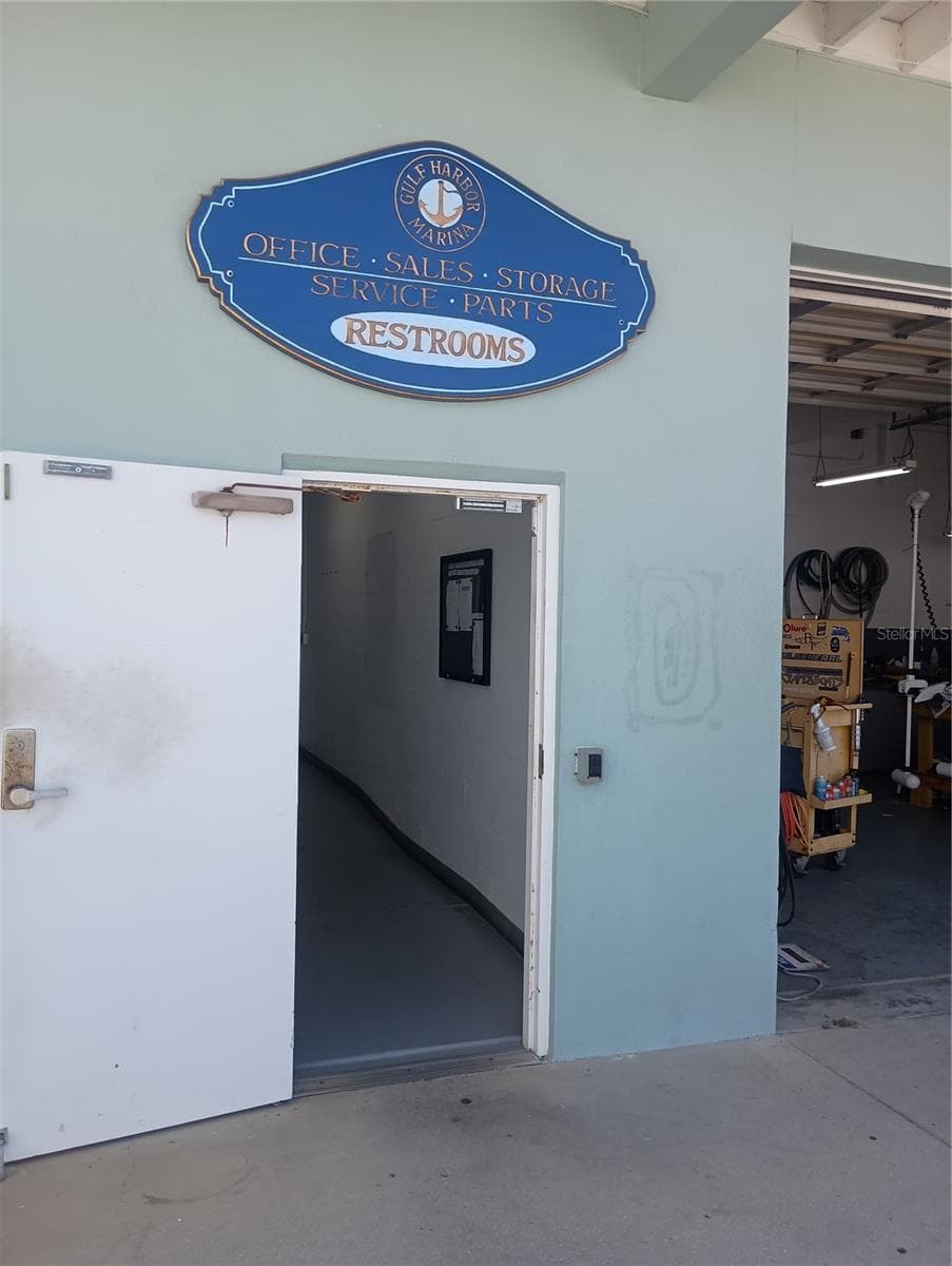 100 CIRCUIT ROAD — photo 17 of 25