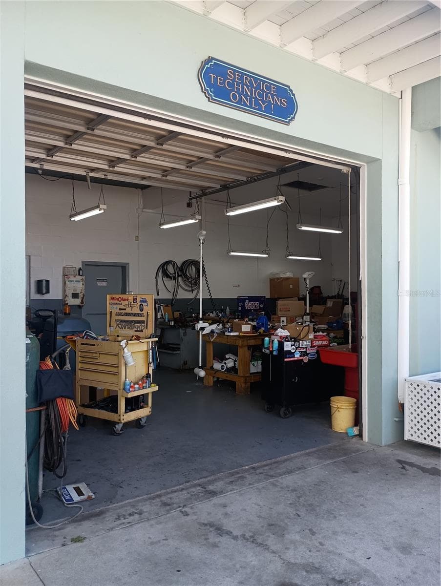 100 CIRCUIT ROAD — photo 18 of 25