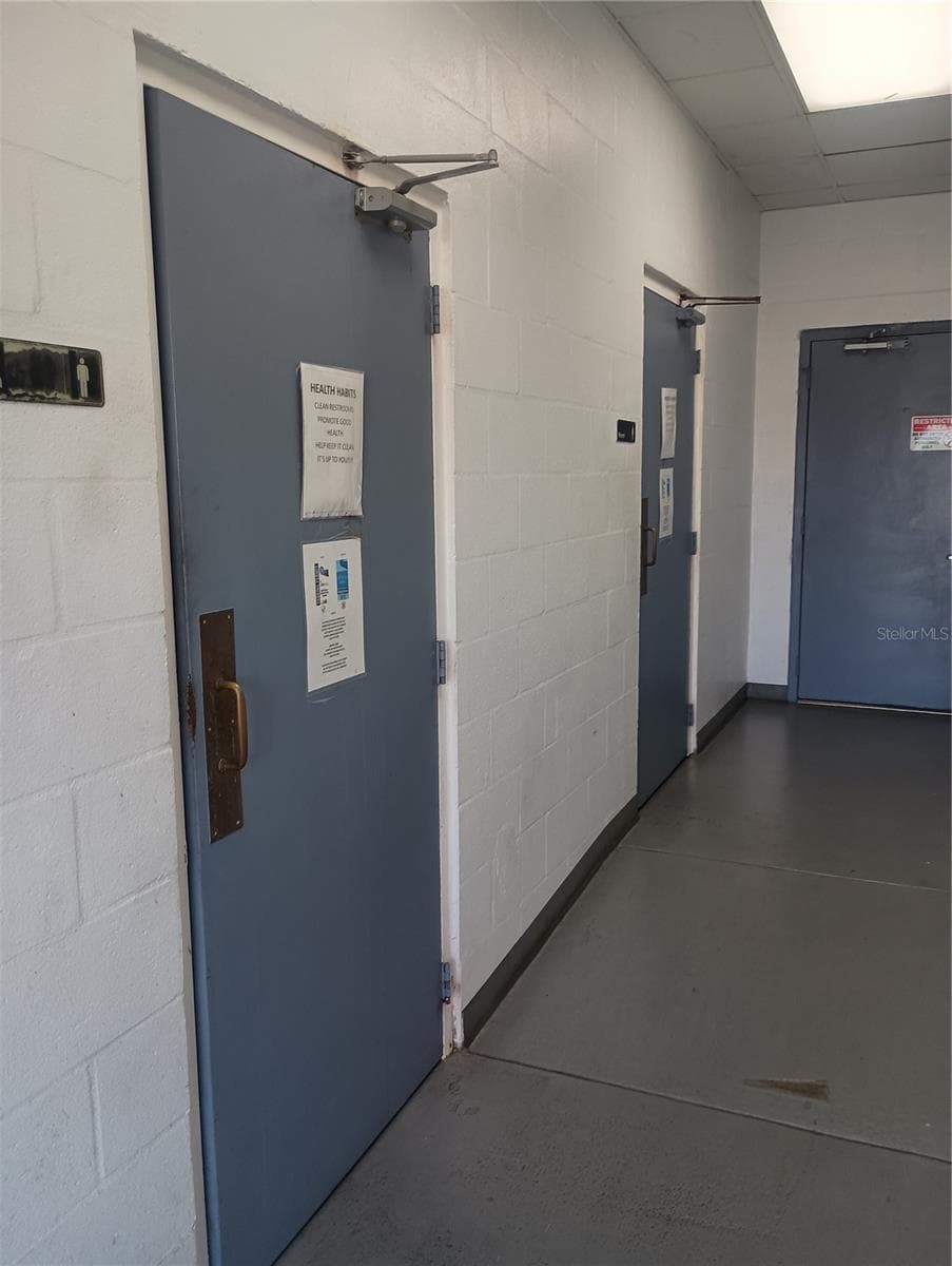 100 CIRCUIT ROAD — photo 19 of 25