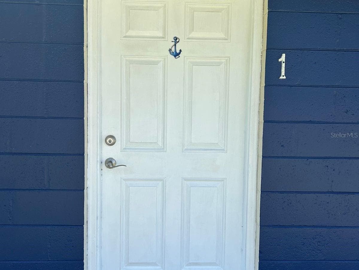 424 DAYTONA STREET — photo 5 of 38