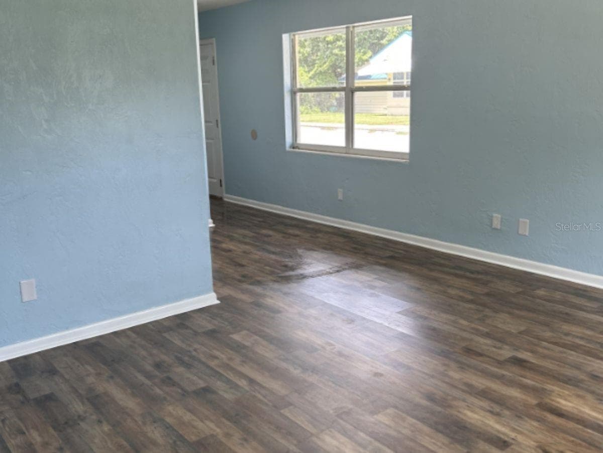 424 DAYTONA STREET — photo 19 of 38