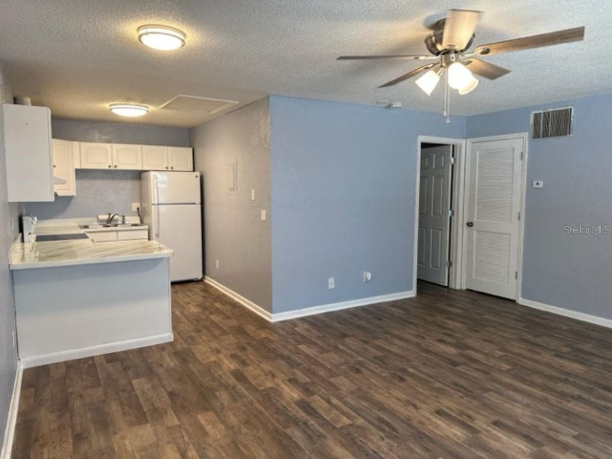 424 DAYTONA STREET — photo 25 of 38