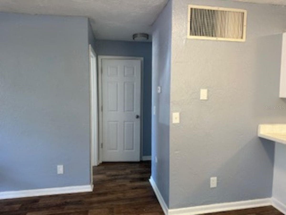 424 DAYTONA STREET — photo 29 of 38