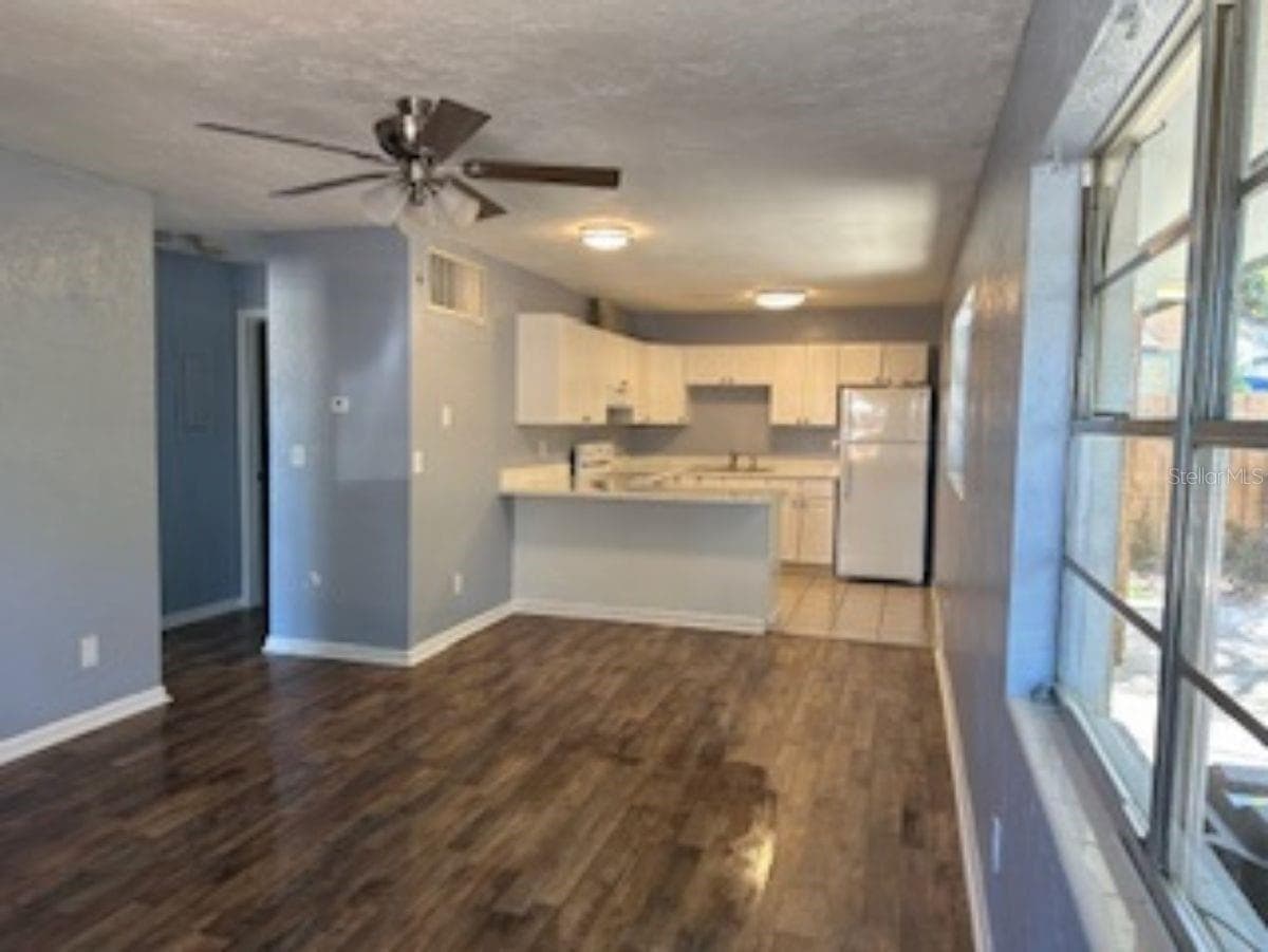 424 DAYTONA STREET — photo 27 of 38
