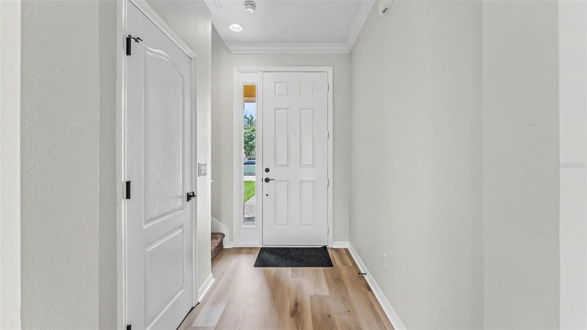 1126 CHERVIL DR — photo 4 of 41