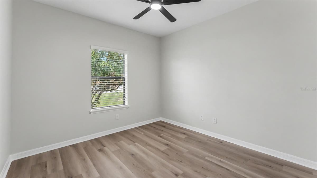 1126 CHERVIL DR — photo 14 of 41