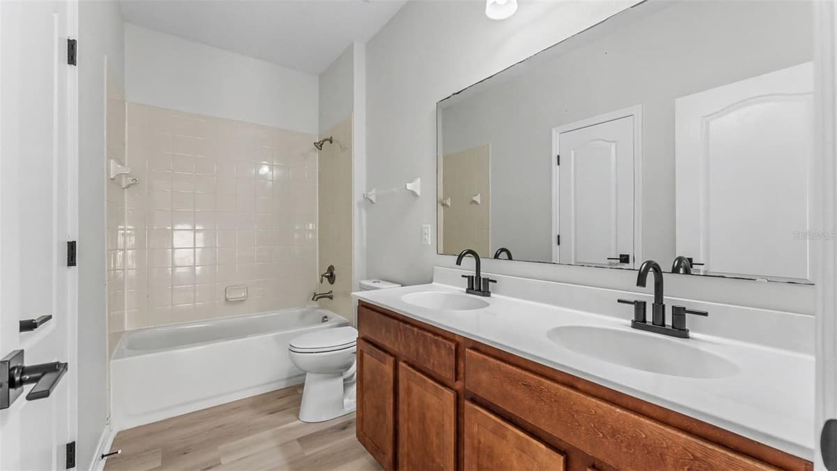 1126 CHERVIL DR — photo 16 of 41