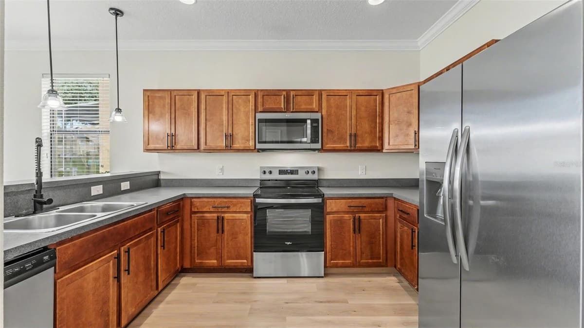 1126 CHERVIL DR — photo 38 of 41