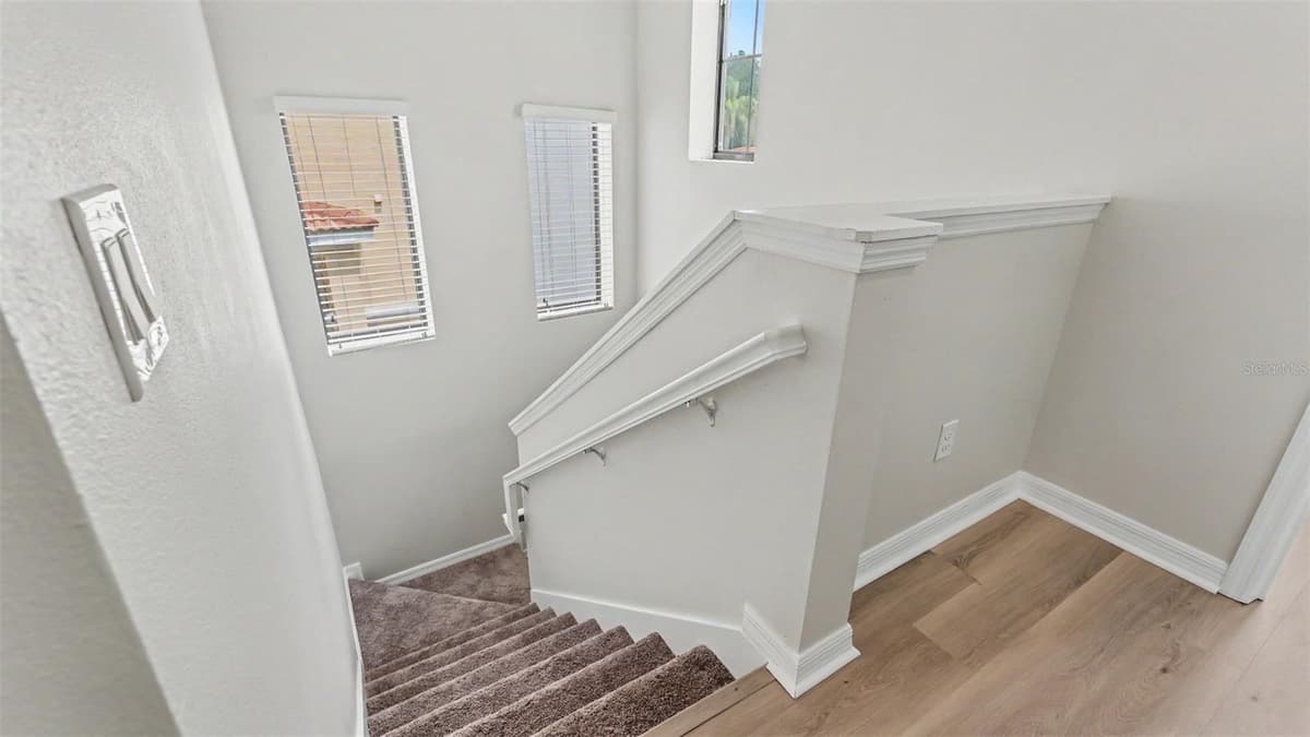 1126 CHERVIL DR — photo 9 of 41