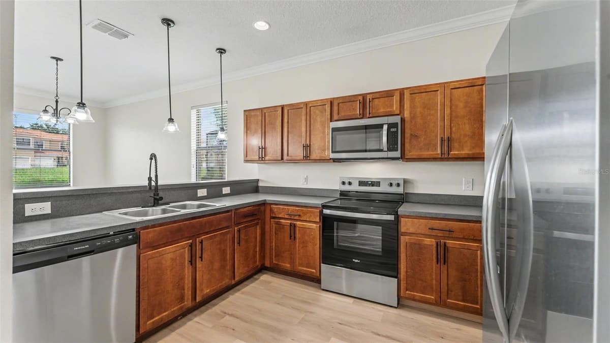 1126 CHERVIL DR — photo 7 of 41