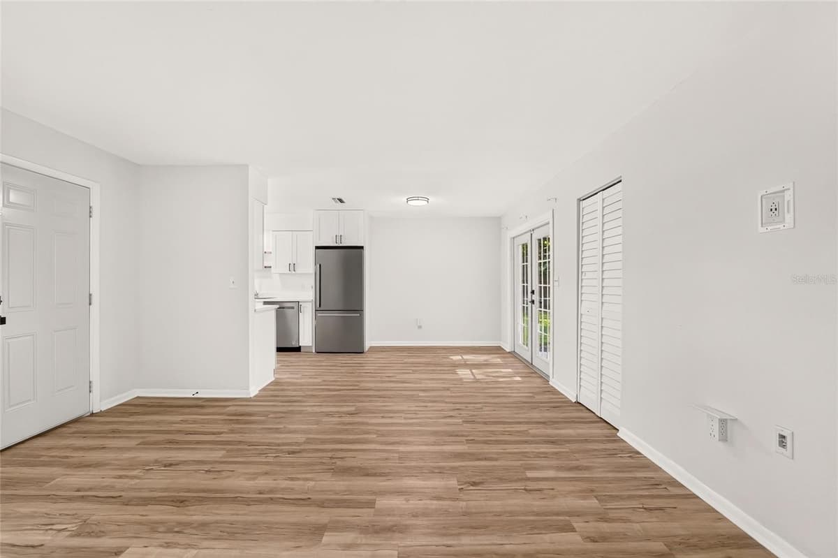 641 258TH STREET — photo 12 of 50