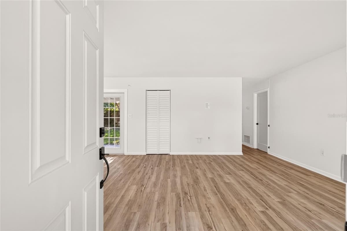 641 258TH STREET — photo 7 of 50