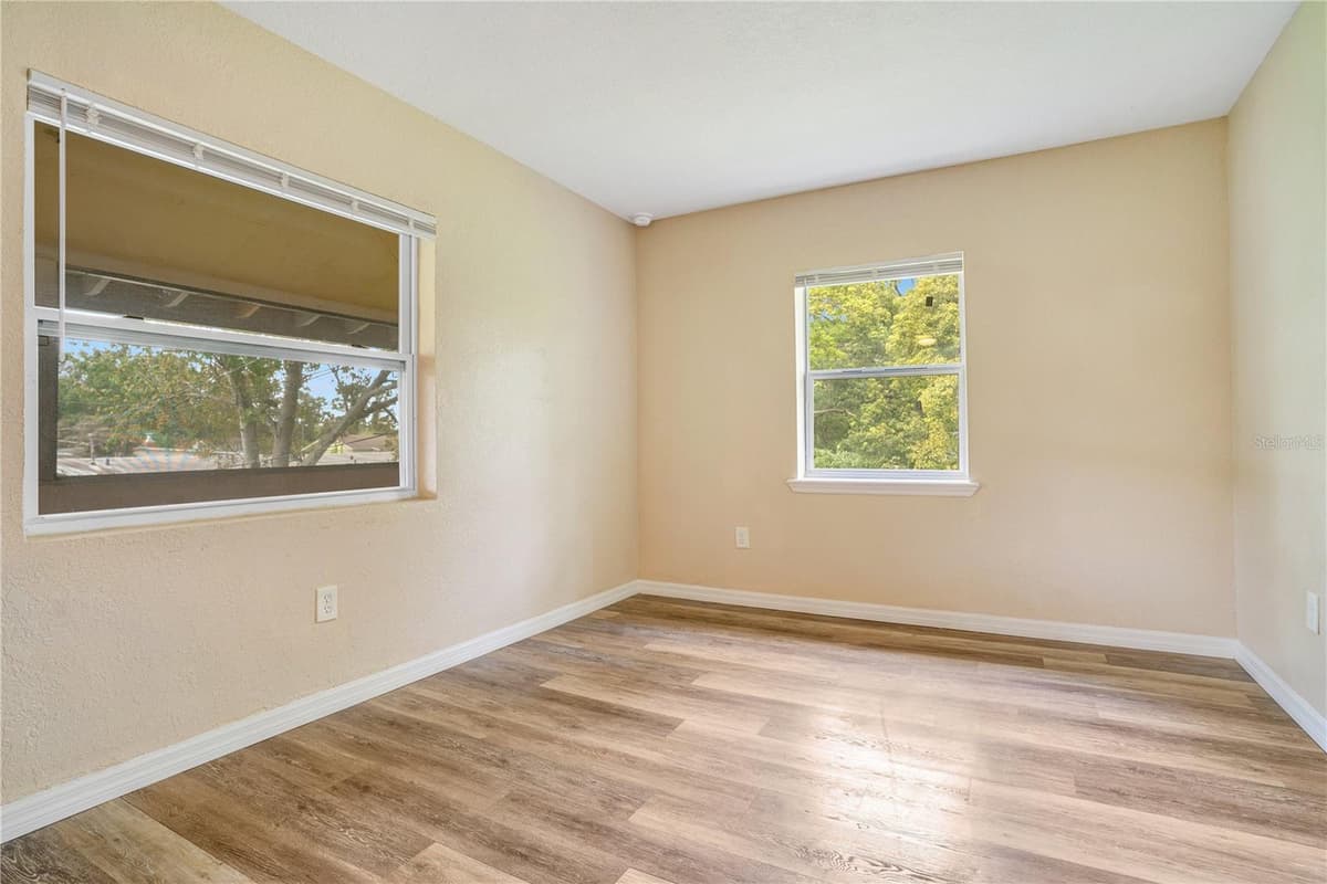 2183 CRANDON AVENUE — photo 18 of 28
