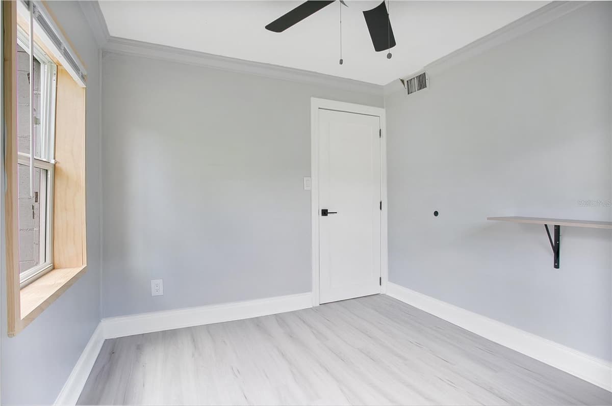 2183 CRANDON AVENUE — photo 14 of 28