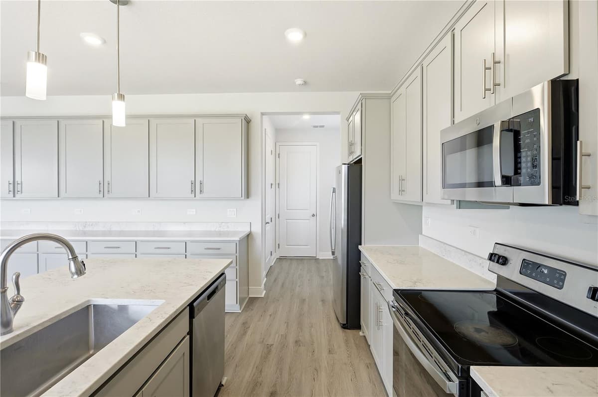 1128 SUGARWOOD STREET — photo 5 of 43