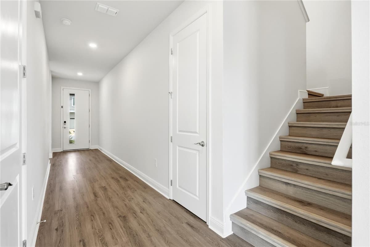 1128 SUGARWOOD STREET — photo 10 of 43